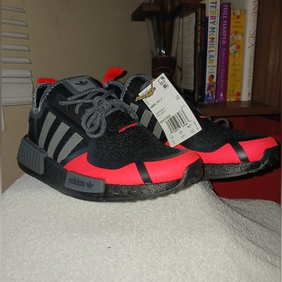 ADIDAS SNEAKERS - Picture 2 of 6